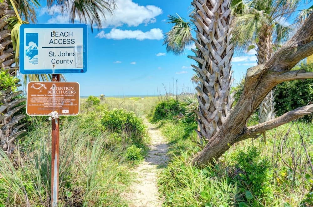 Marvelous Mermaid Beach Bungalow Dog-friendly