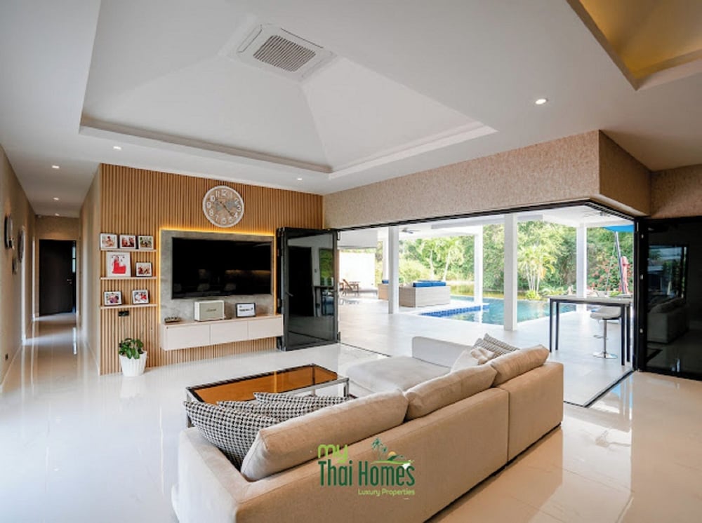 An Exceptional Luxury Villa Offering Amazing Lake View and Refined Living
