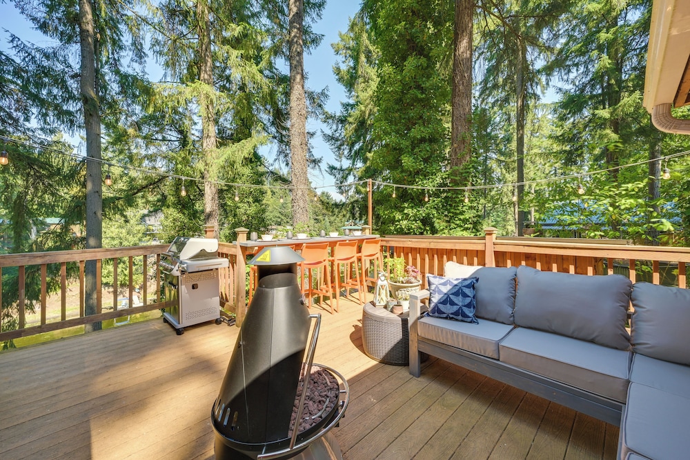 Waterfront Gem on Lake Saint Clair w/ Private Deck