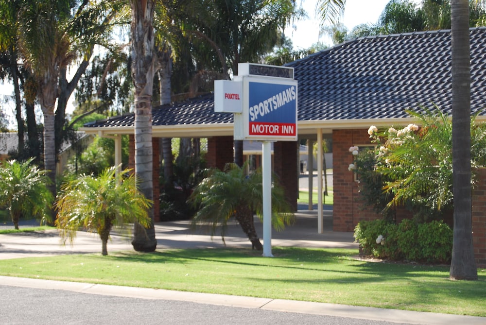 Sportsmans Motor Inn