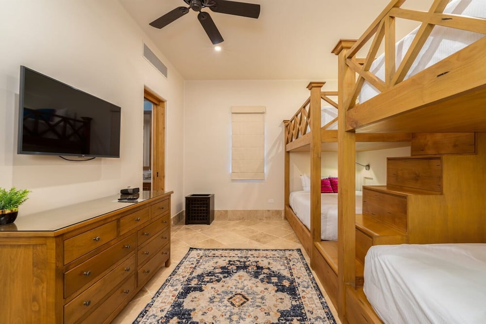 4BD Diamante Spacious Patio and Private Pool