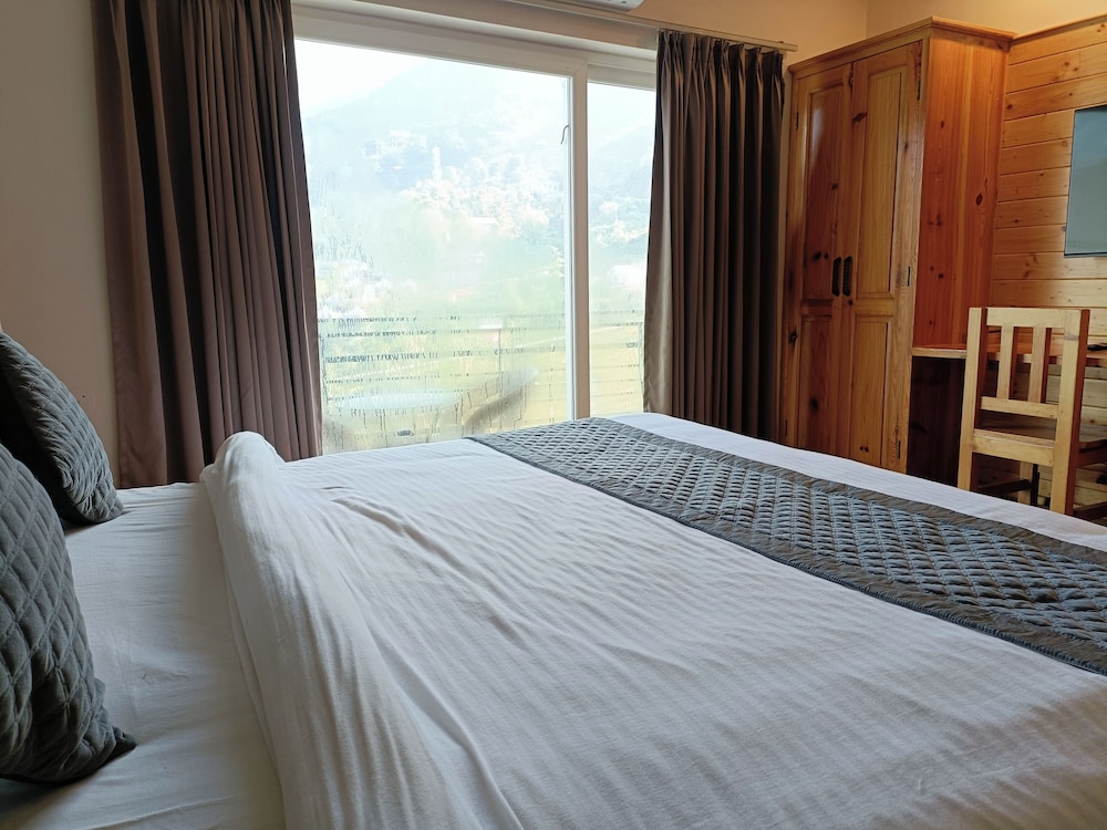 Heryk Hillview Hotel