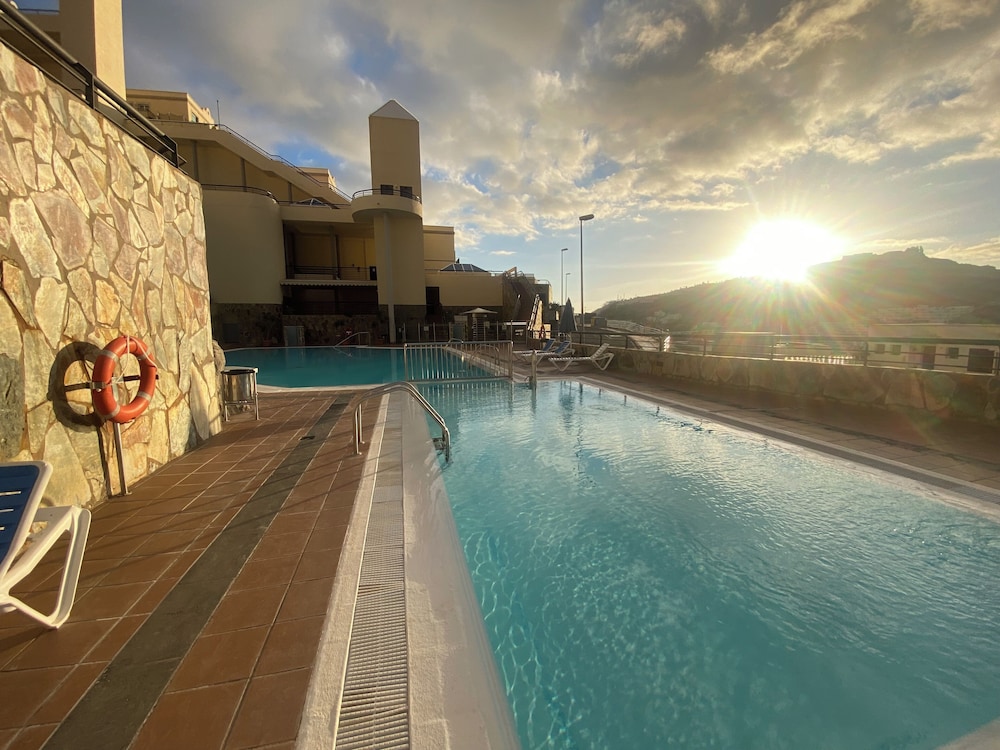 Welcoming and Modern Holiday Home With Access to Swimming Pool