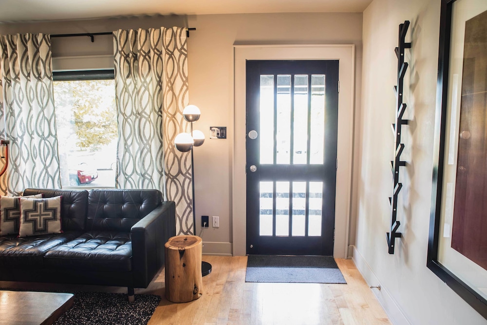 Updated Tacoma Home w/ Patio: 3 Mi to Downtown - Property Image 1