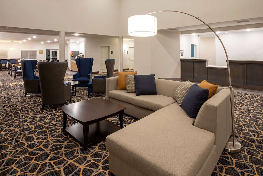 Hotel Little Crow Resort & Conference, Trademark by Wyndham - Image 1