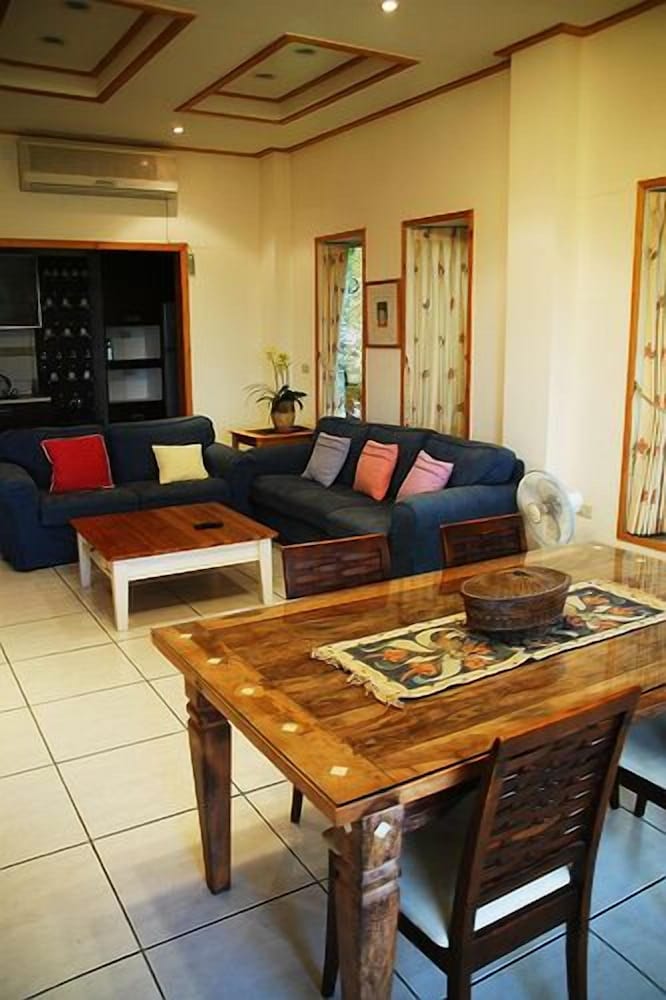 Assembly Inn - Hostel