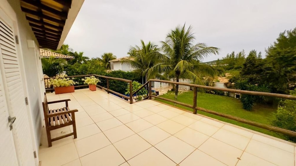 Jolly Praia de Tucuns e Hospedagem