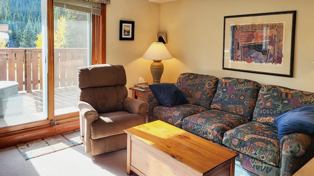 Sun Peaks Vacations - Timberline Village 46 4 Bedroom Home - Property Image 19