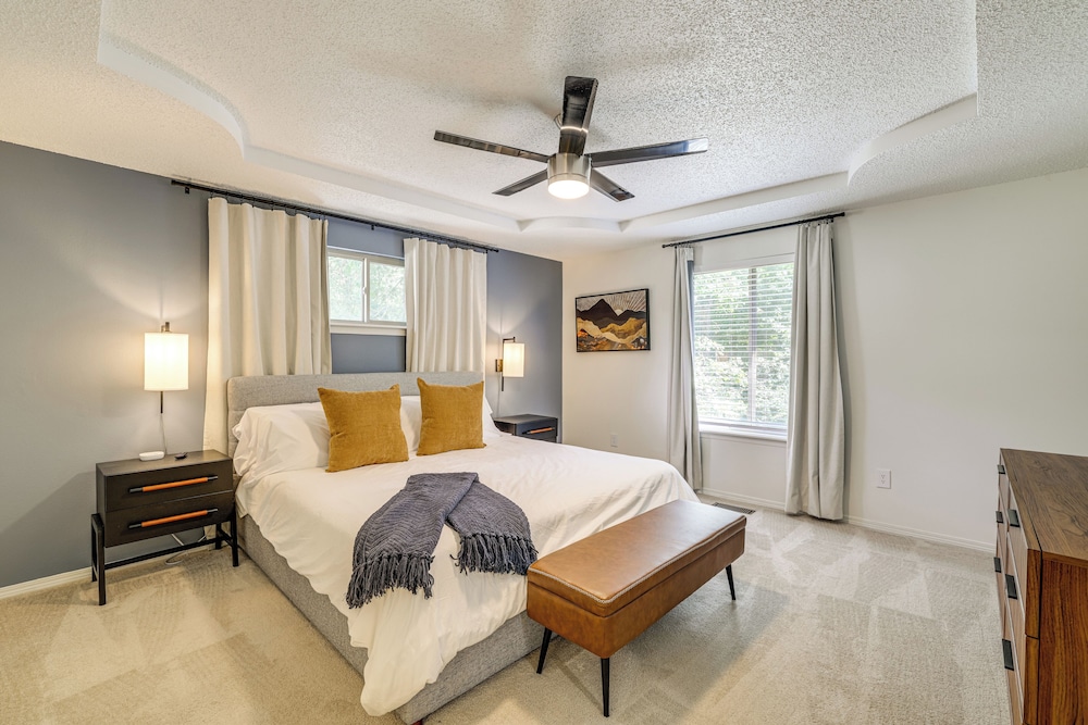 Bike, Golf, Swim: Modern Bella Vista Home w/ Deck!