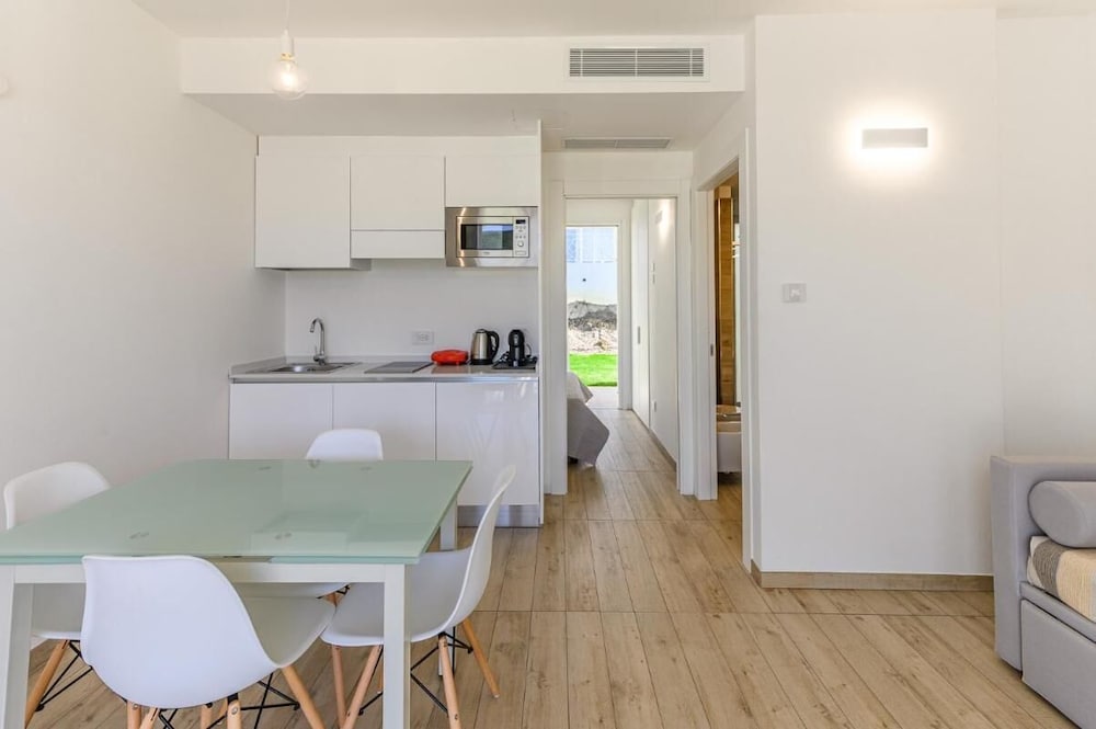 Stunning Capo Falcone Charming Apartments 1 Bedroom Prem Apt Sleeps 4 and Child photo 5