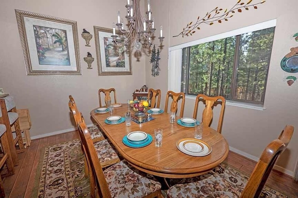1240 Timber Lane 2 Bedroom Home by RedAwning