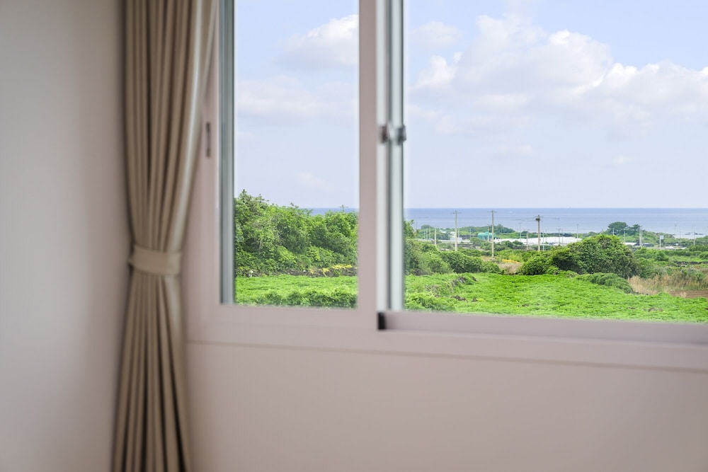 Gimnyeong stonewall Private Pool Villa