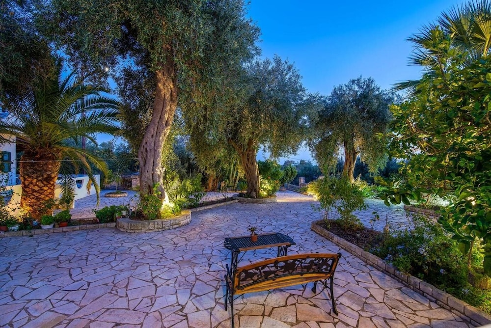 Olympia Paxos Apartment