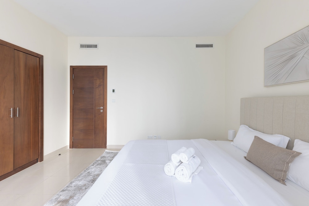 Bright & Cozy Apartment in Dubai Marina