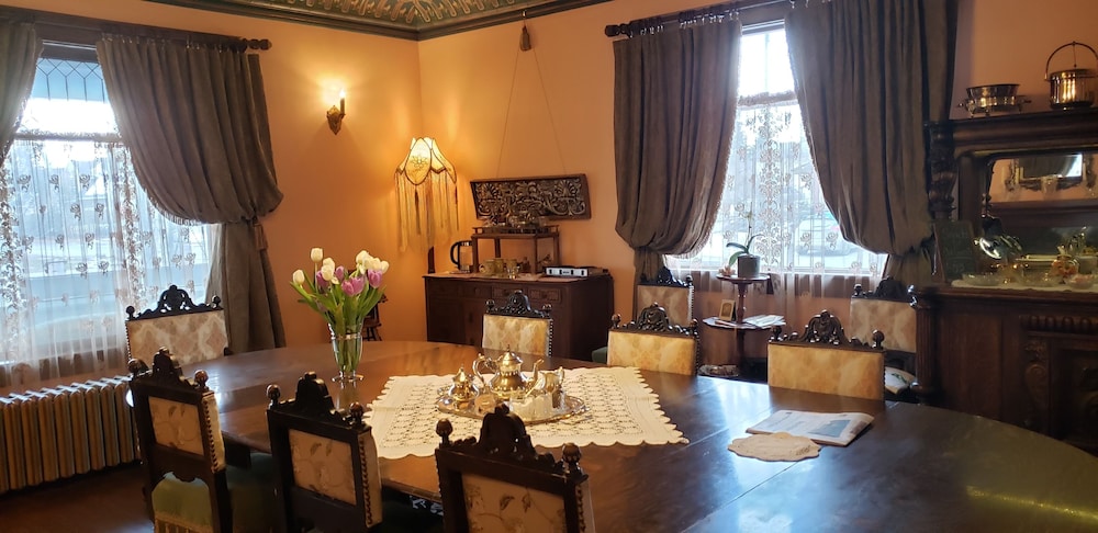 meeting & event spaces