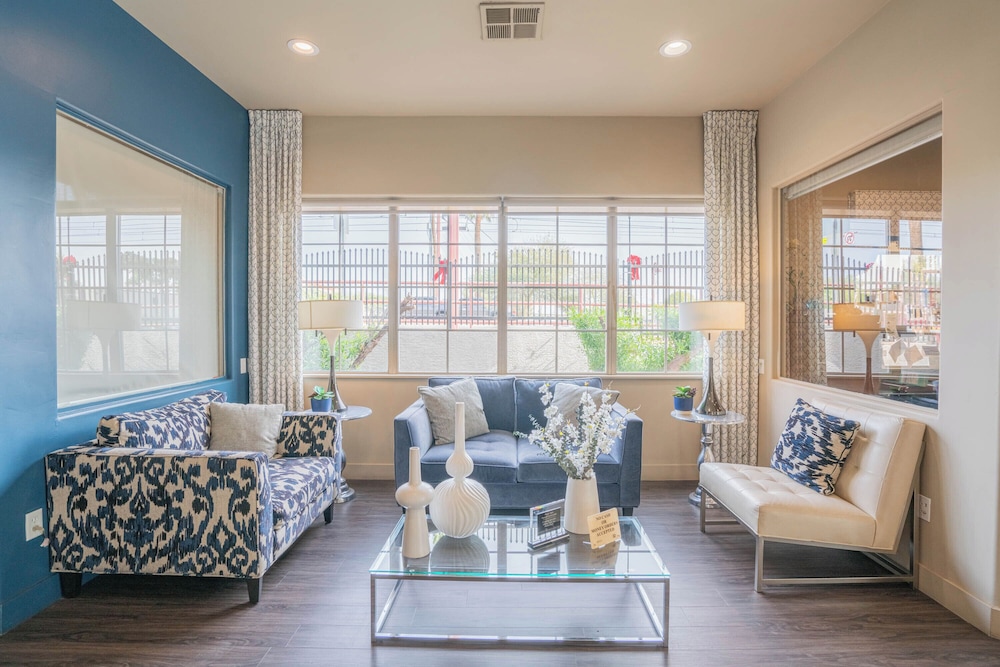 ROVE LIVING/KB - Lex on Central