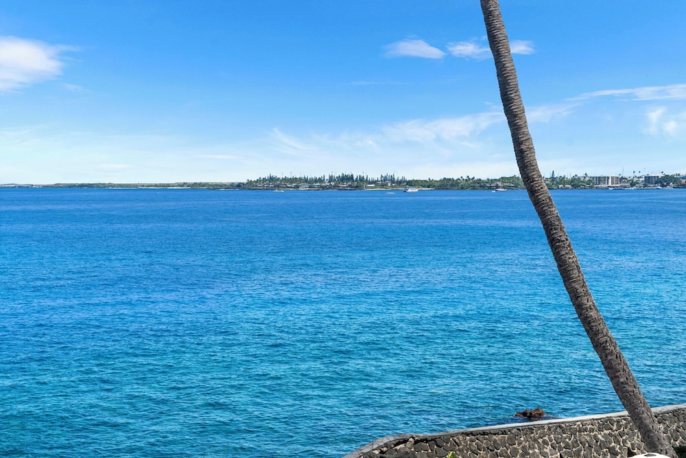 Beautiful Ocean Views - Close to Town - Wifi - Vrkcv
