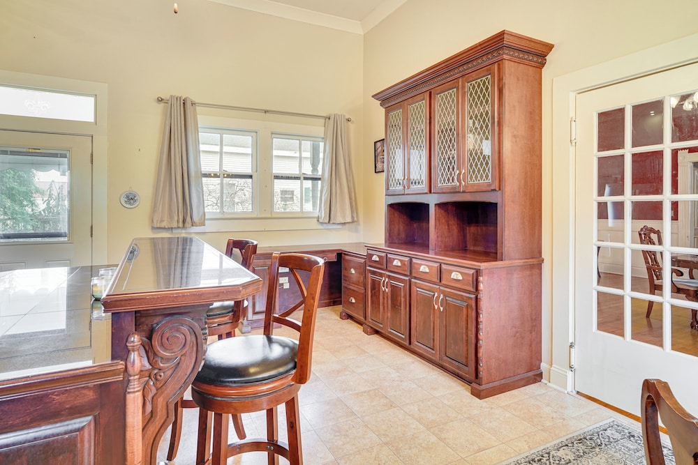 Historic Home w/ Wraparound Porch: Walkable Area!