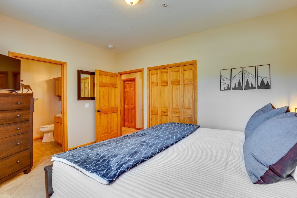 Walk to Main Street: Grand Lake Condo w/ Patio