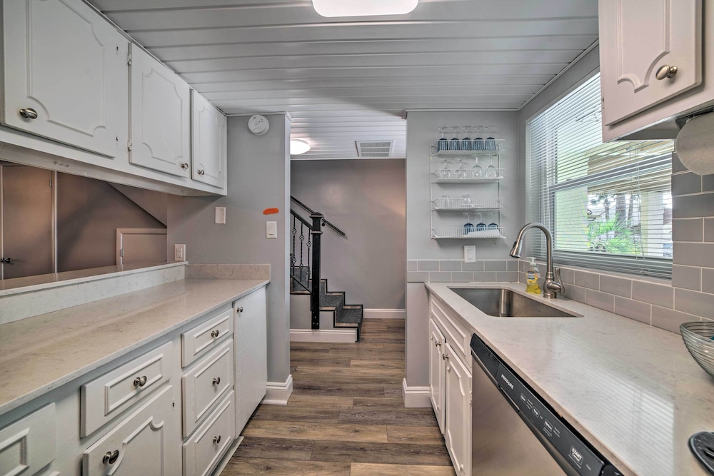 PCB Townhome: Walk to Beaches, Resort Amenities!