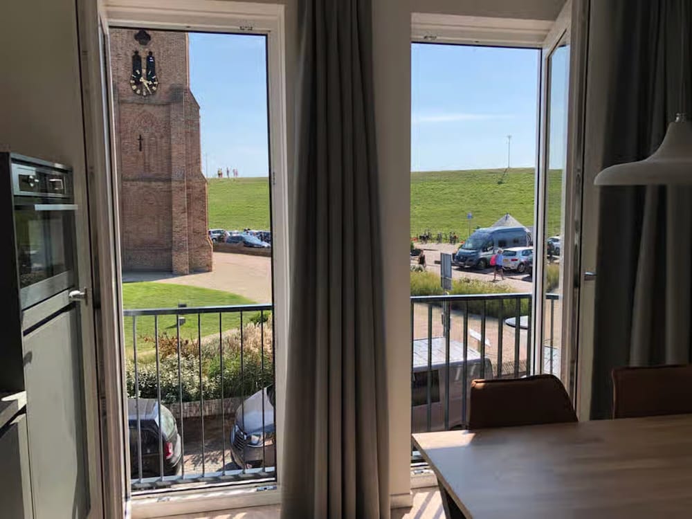 Beautiful Lodge Located on the Church Square
