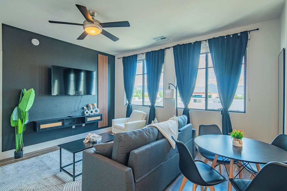 ROVE LIVING/KB - Scottsdale Grand