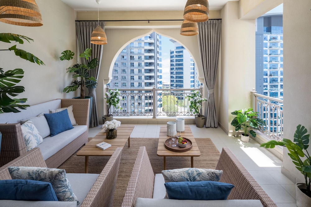 Maison Privee - Bohemian Apt w/ Amazing Seafront Views on The Palm