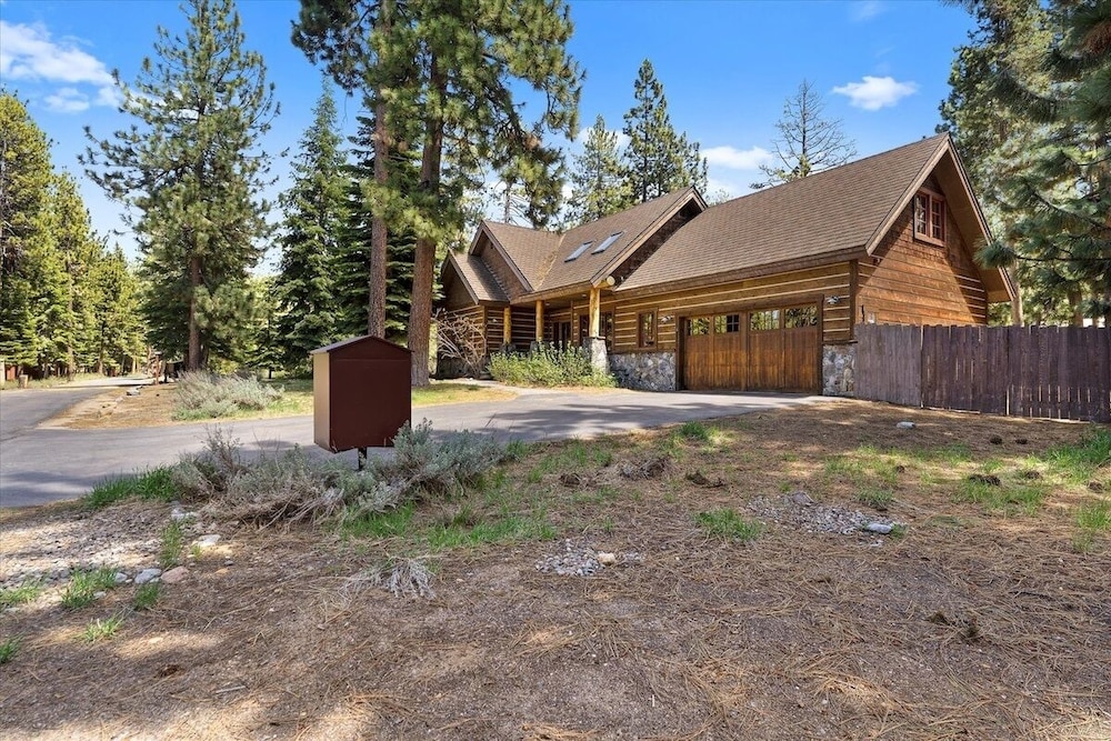 Cyh1012 - Hidden Cedar 5 Bedroom Home