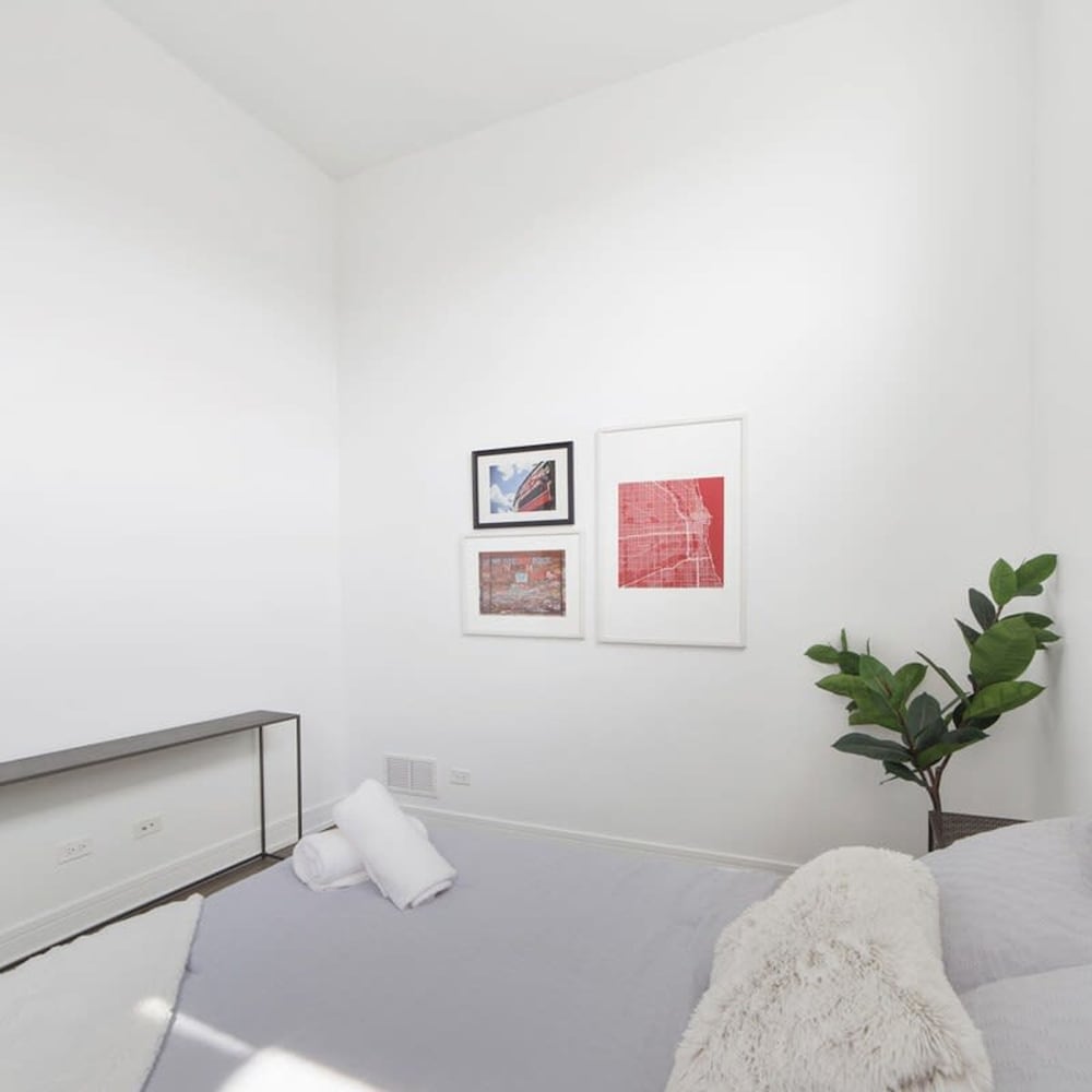 4-bedroom Penthouse w 2 Large Balconies Rooftop