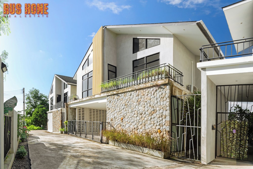 3-Bedroom Wallaya pool villa in Bangtao