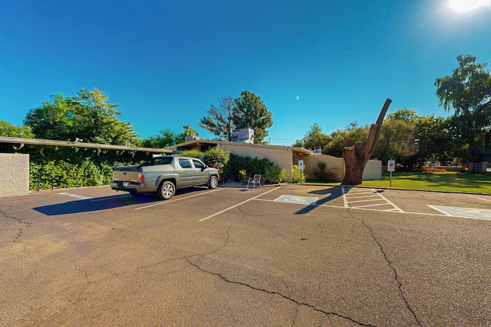 6BR Home w/ a Private Pool, W & D, & Large Yard