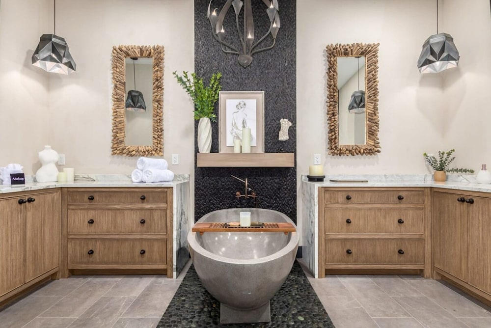 Stonewood Luxe Estate 5 Showers Heated Pool GYM