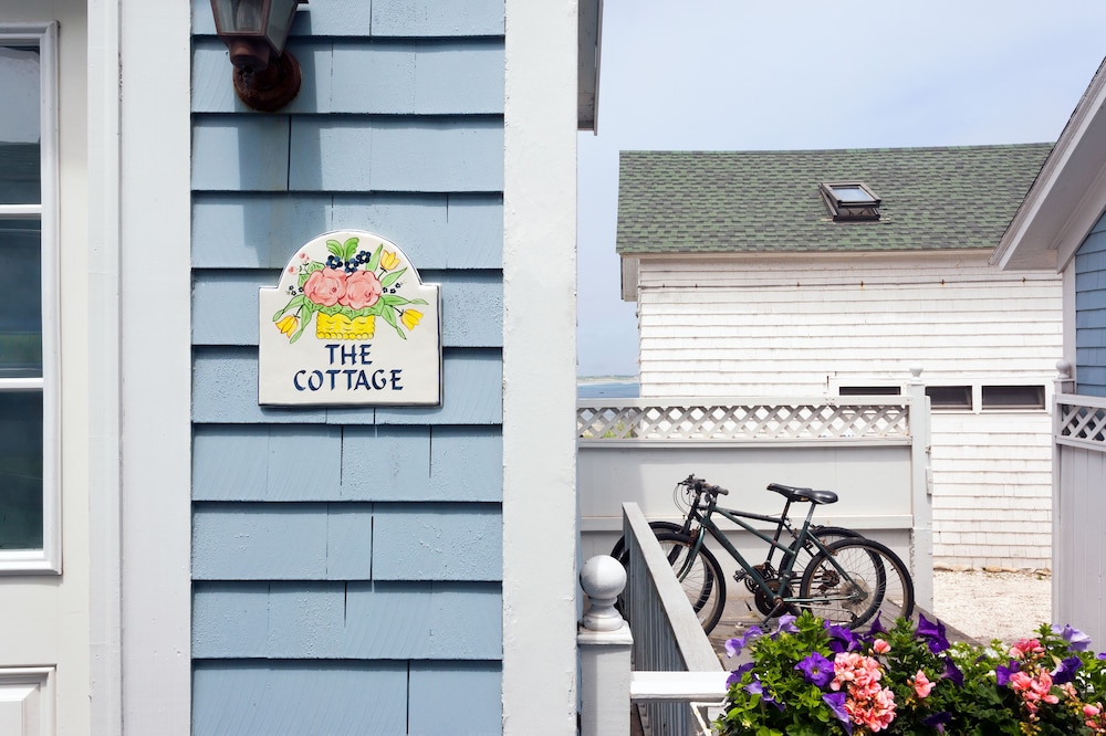 The Blue Dory Inn