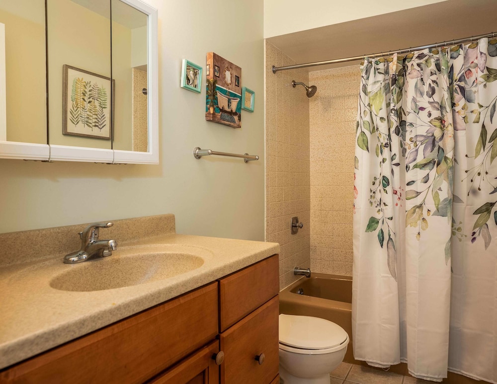 Cozy Condo at Interlaken! Stay & Play on Lake Como