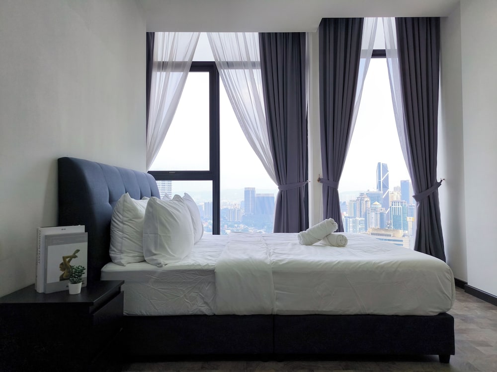 Expressionz Suites by Manhattan Group