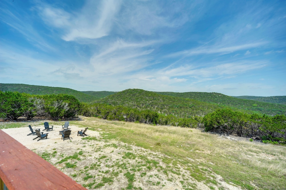 Pet-friendly Hideaway 13 Mi to Leakey