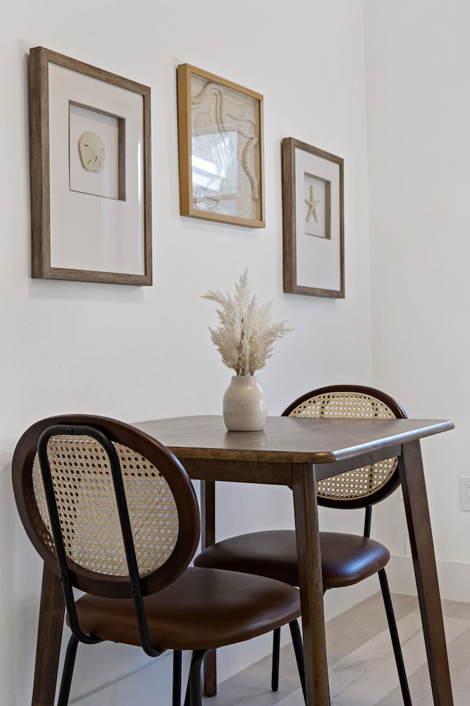 Charming Cozy Studio Lake Ridge