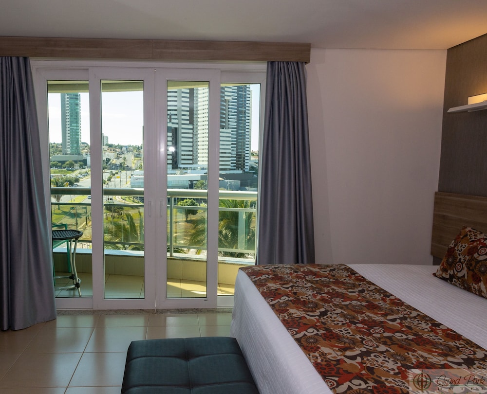 Grand Park Hotel