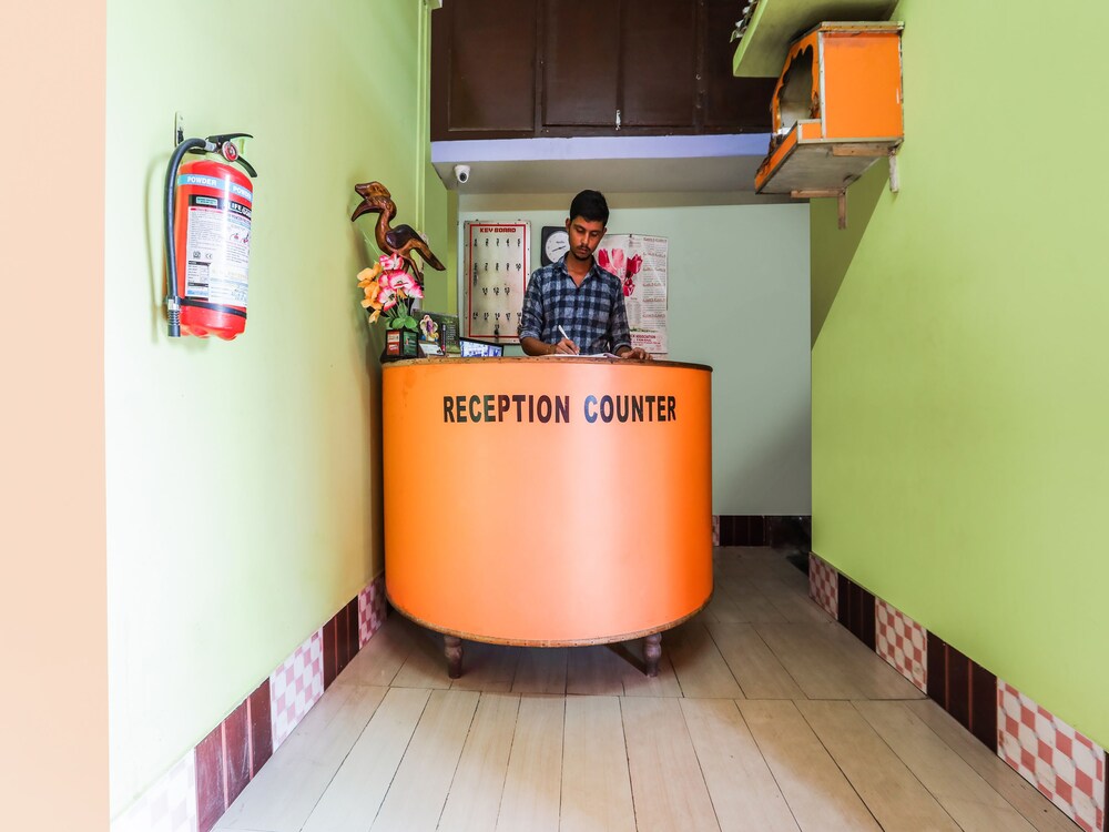 Lobby & Reception