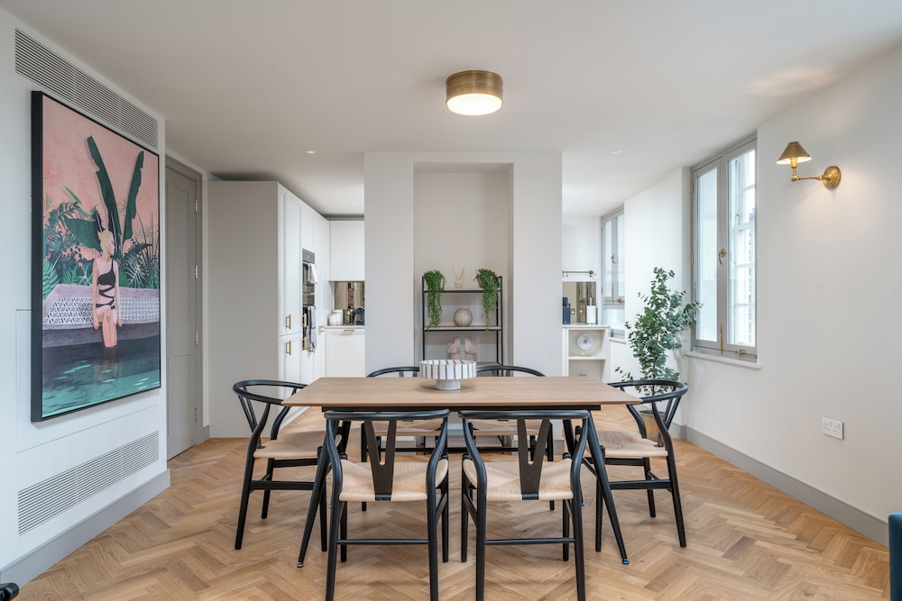 Luxury flats near Big Ben and London Eye