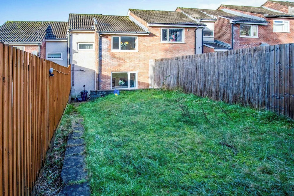Gellionen - 2 Bedroom House - Clydach
