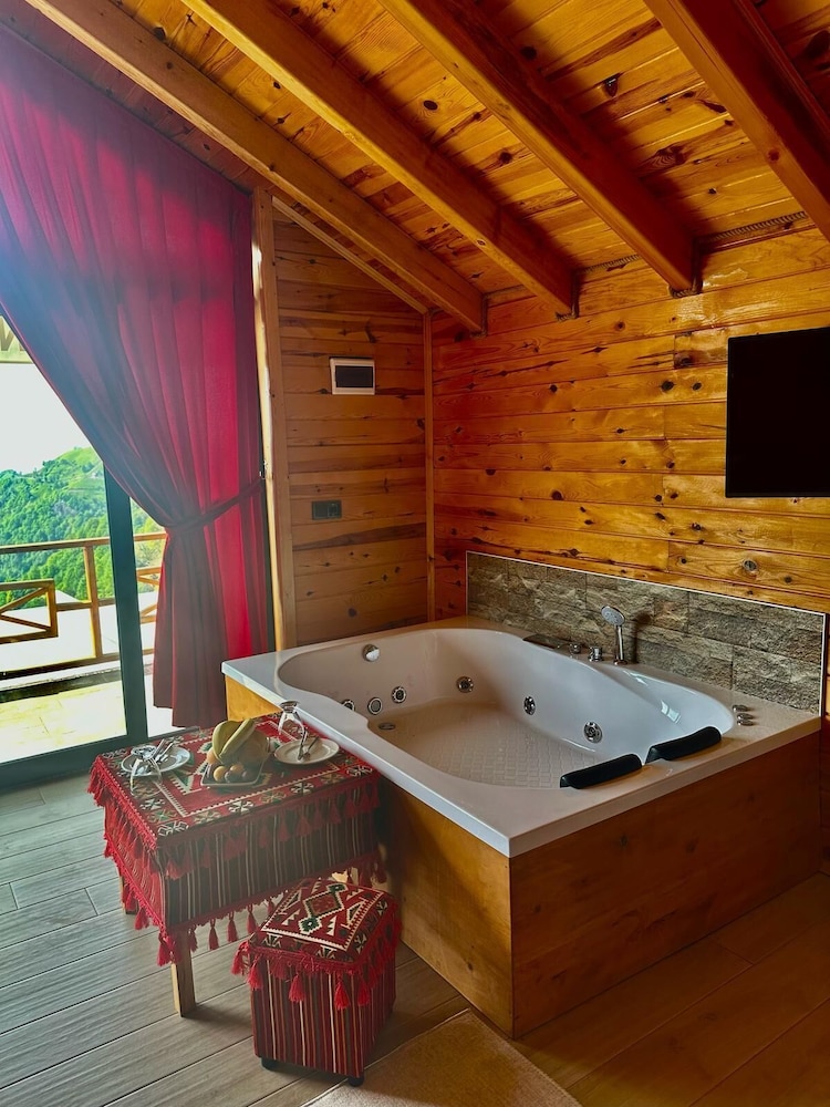 Celazeni Suit Bungalov