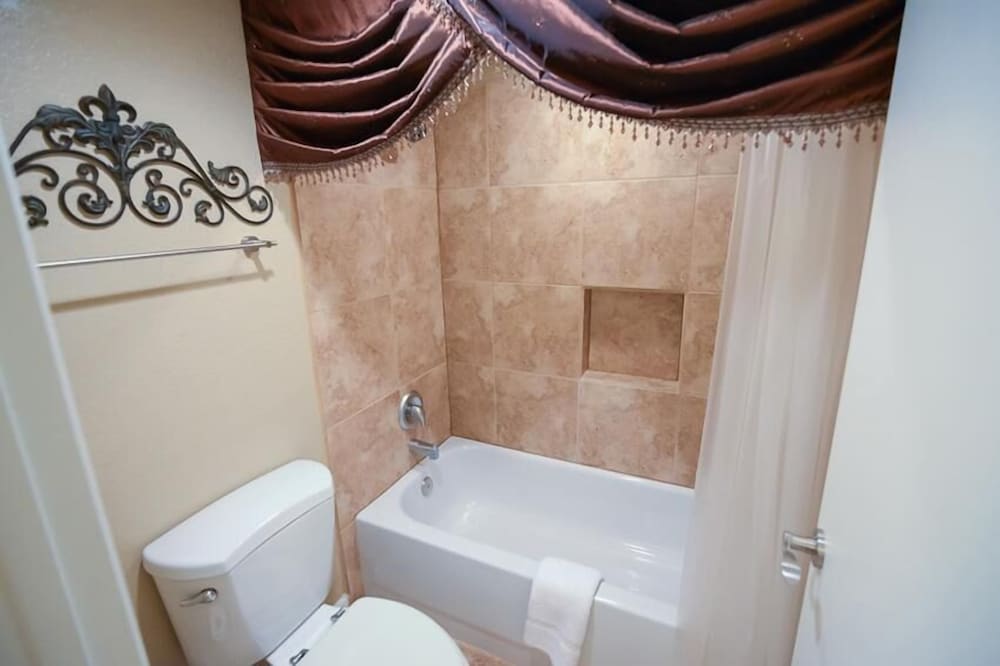 Traditional Touch By Signature Vacation Rentals