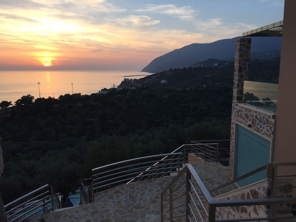 Ouzo Panoramic Houses 1, with private pool