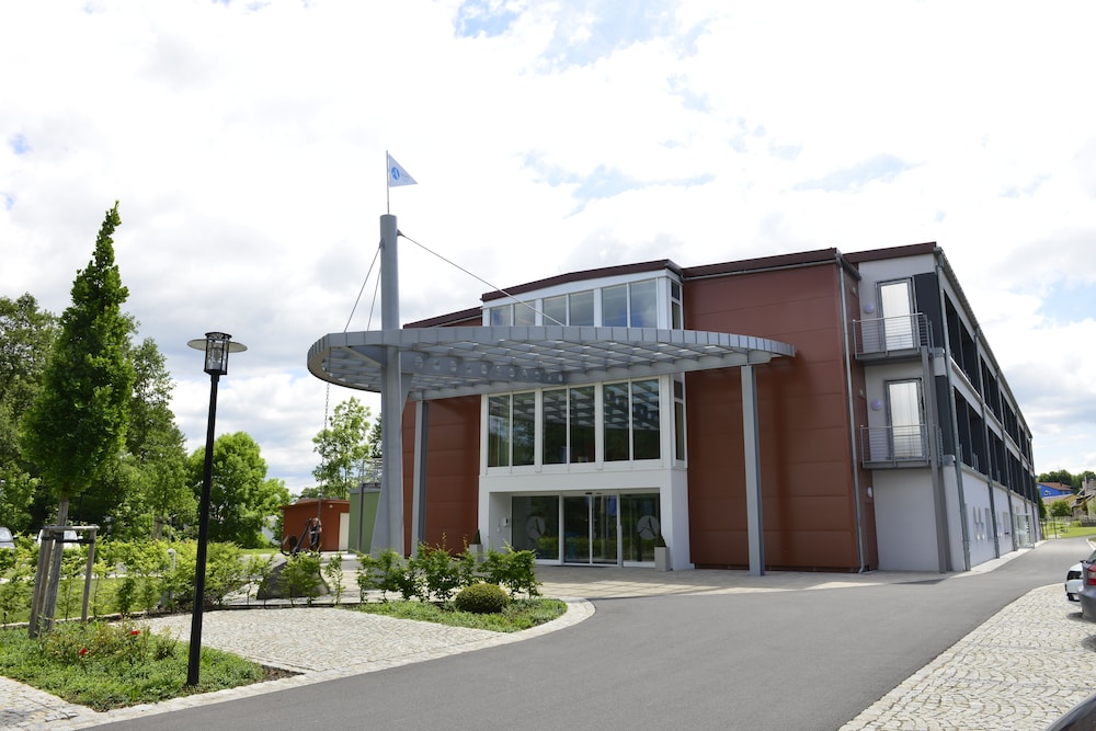 Berlin Vacations - ARIBO Hotel Erbendorf - Property Image 19