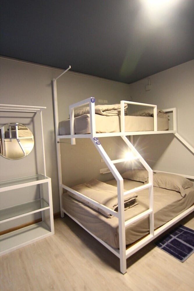 The Moon Hostel Hua Hin