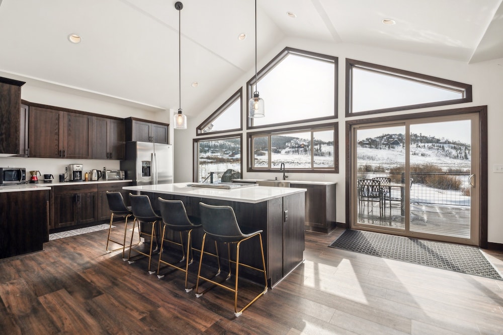 Mountain Bliss Retreat 4 Bedroom Home