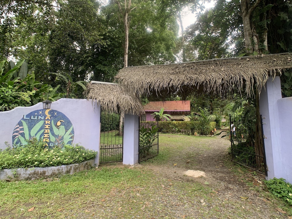 Luna Caribeña Village