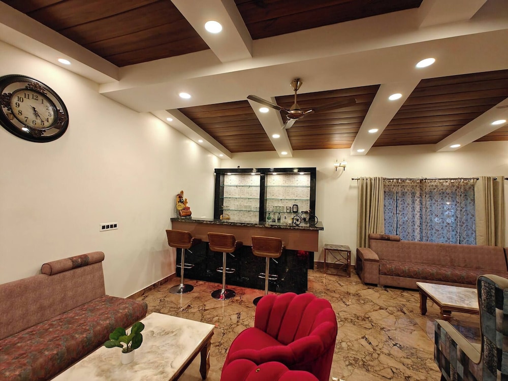 The Paradise - Luxury 3BR Villa Near the Airport in Dehradun