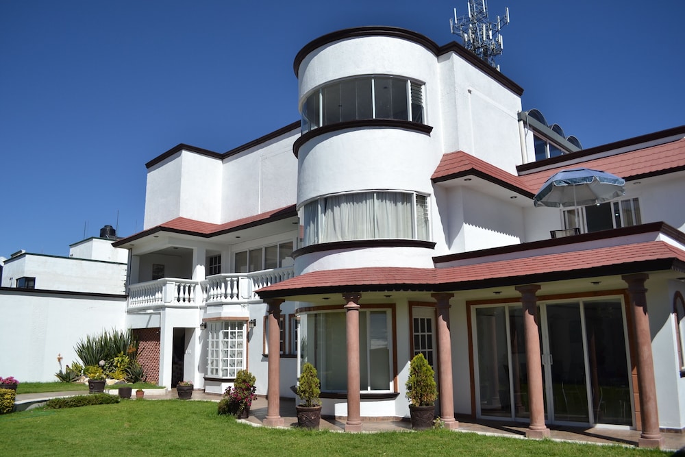 La Aurora Hotel like Home